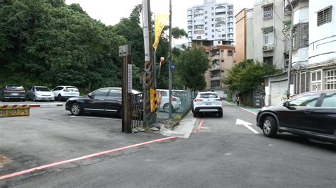 停車場出入口路權|利用空地申請設置臨時路外停車場辦法